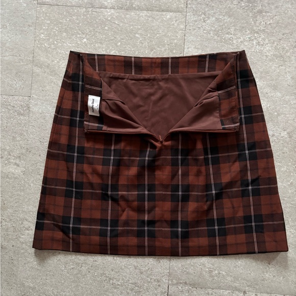 Aritzia Tatiana Skirt - Picture 4 of 6